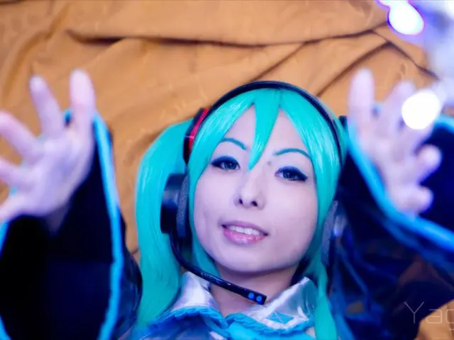 Relax and unwind those tense neck and shoulder muscles using these eight easy stretches that...