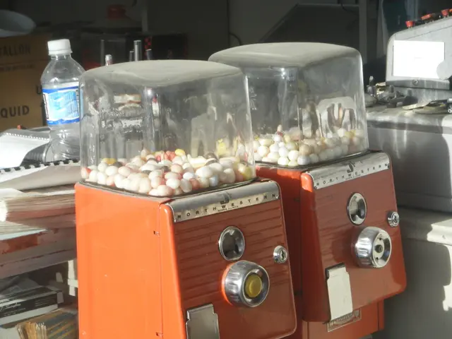 Unforeseen Chemical Reaction in Homemade Experiment Leads to Baggie's Disintegration