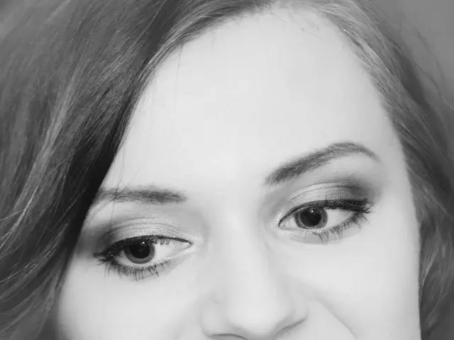 Facial Expression Processing: Focused Perception of Happiness versus Trustworthiness Using Visual...