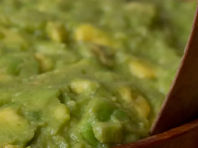 Warning Issued Over Contaminated Ice Due to Harmful Chemicals, as Per Eco-Test