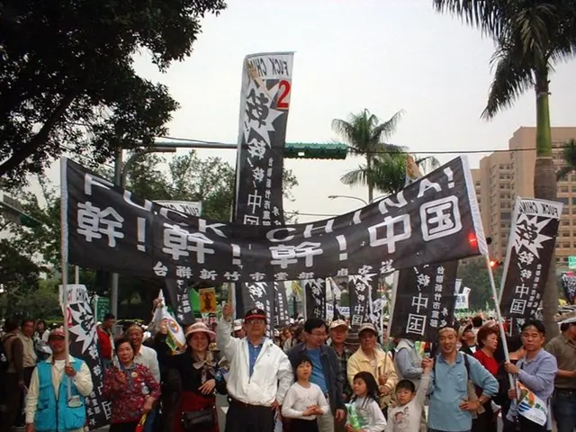 Crowd of 2000 people voice opposition to enactment of anti-abortion legislation