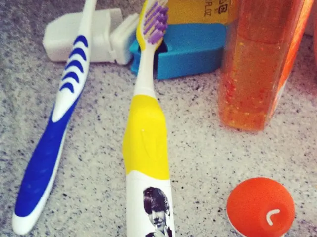 Methods for Sanitizing and Decontaminating Your Toothbrush Effectively
