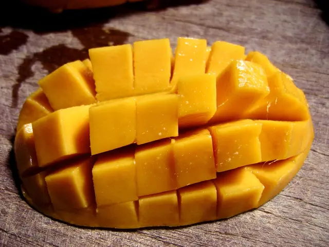 Consuming Mango Peel: Safe or Harmful?
